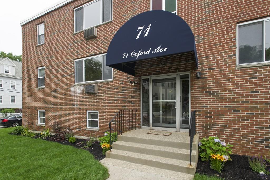 71 Oxford Ave. - Photo 1