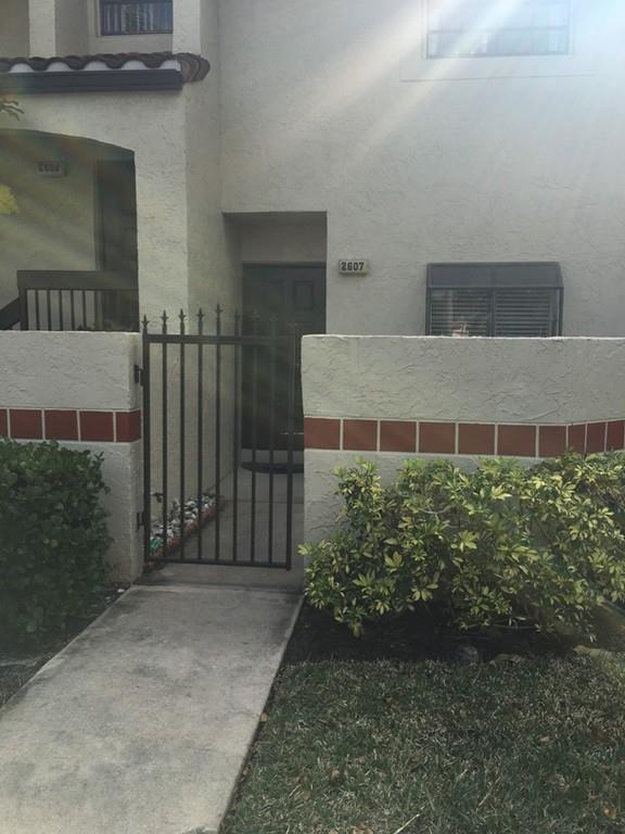 2607 Congressional - Photo 1