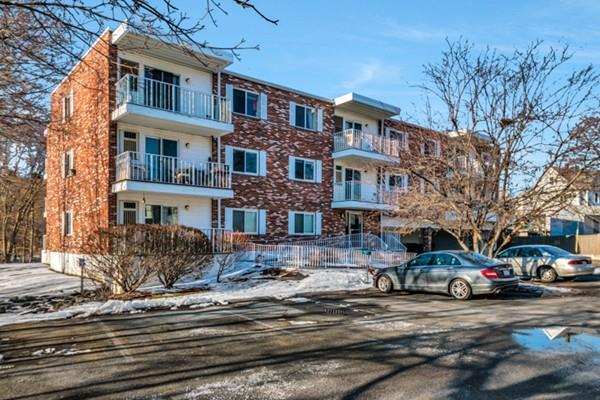 76 Ship Ave - Photo 1