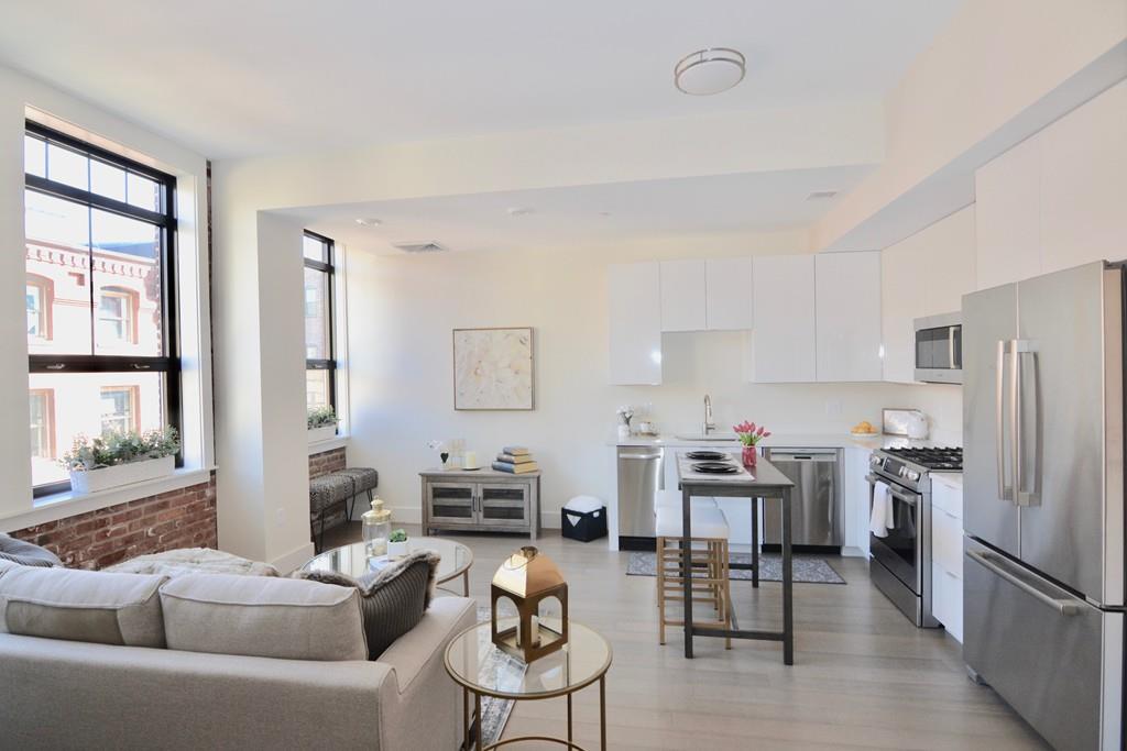 121 Portland Street - Photo 1
