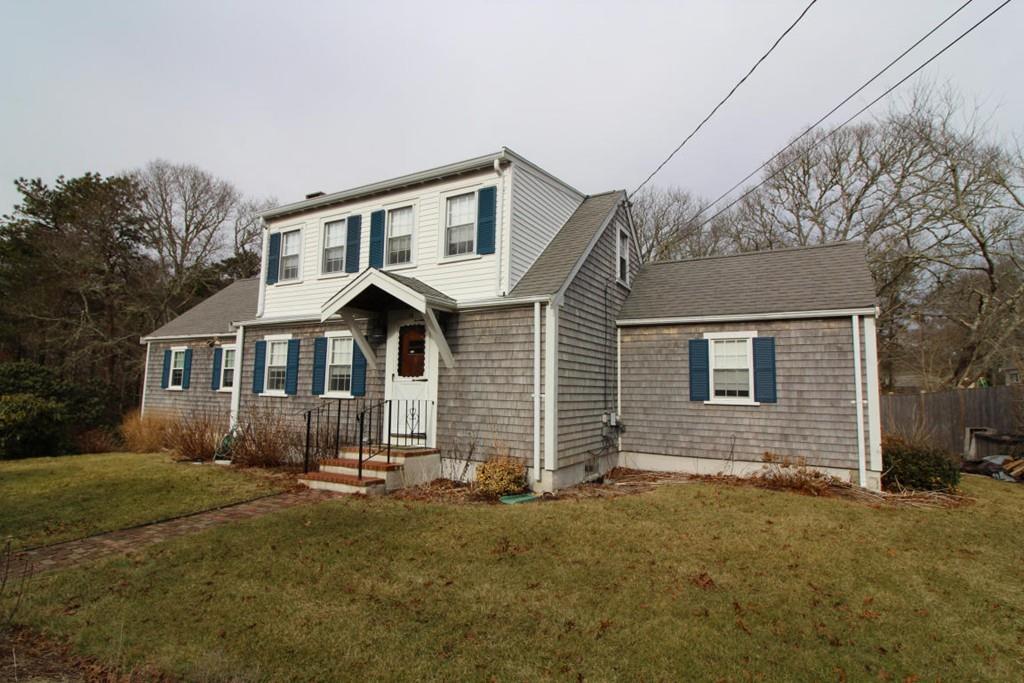 18 Elizabeth Ln - Photo 1