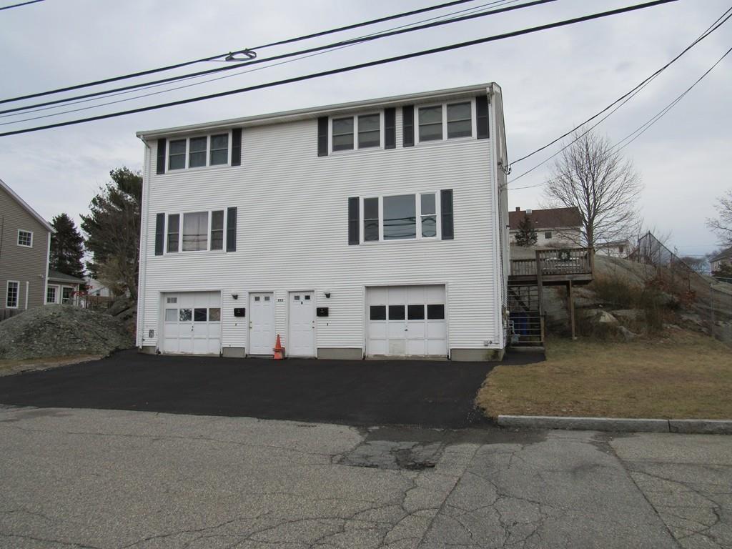 896 King - Photo 1