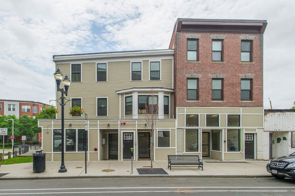 4 Broadway - Photo 1
