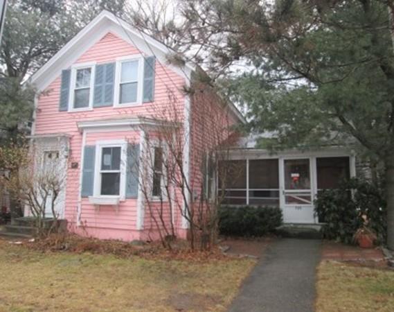 725 Main St - Photo 1