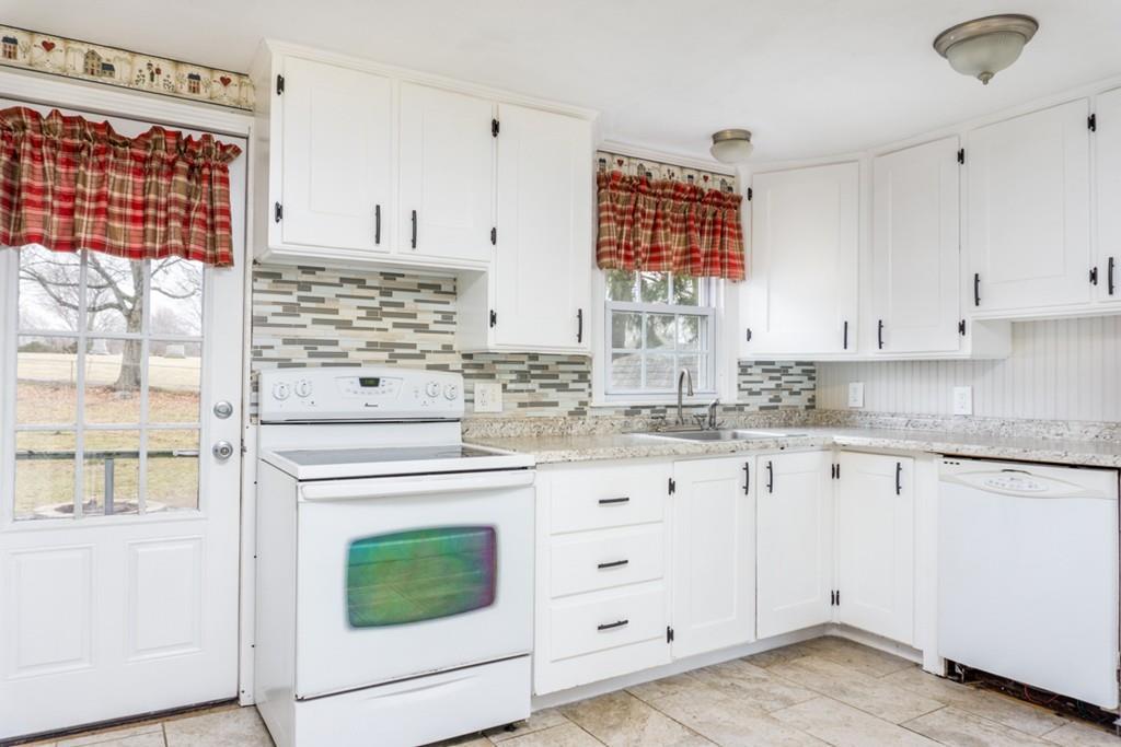 391 Elm St - Photo 1