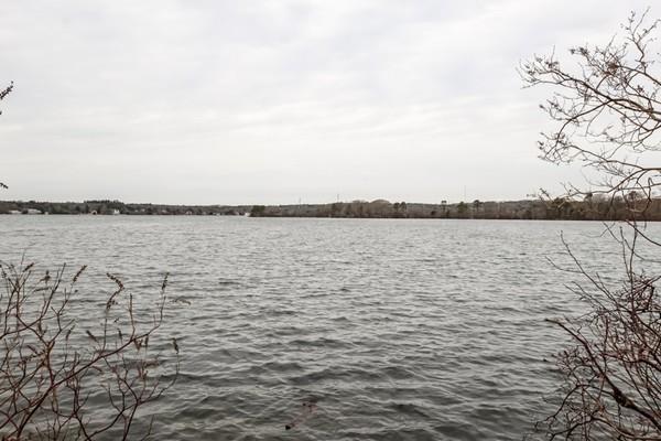 92 Lakeside Dr East - Photo 1
