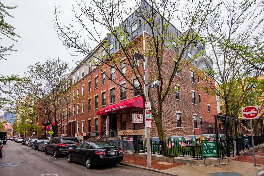 106 Tyler St - Photo 1