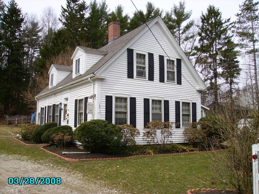 193 Center St - Photo 1