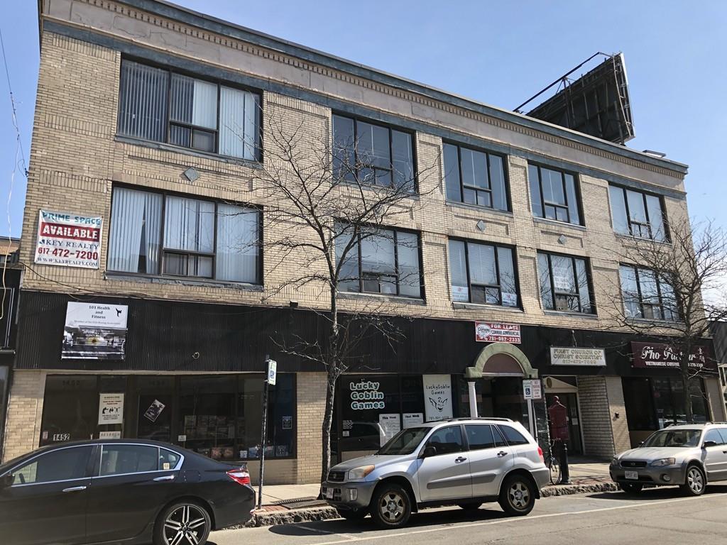 1458 Hancock St - Photo 1