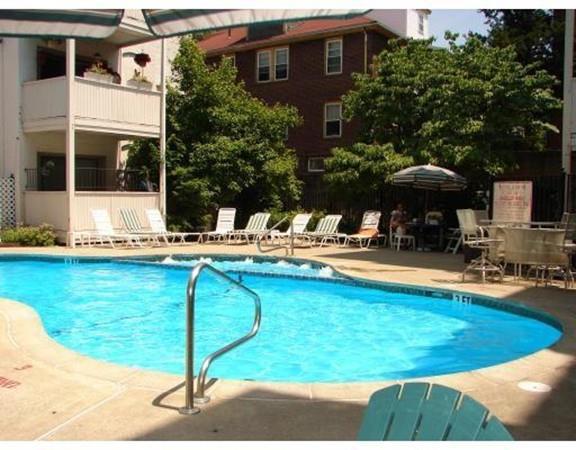 4 Commonwealth Ct - Photo 1