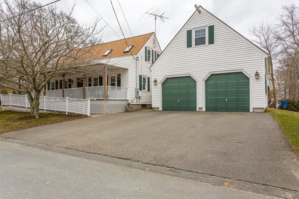 1026 Tobey Street - Photo 1