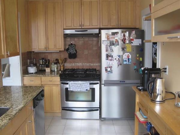 129 Chiswick Rd. - Photo 1