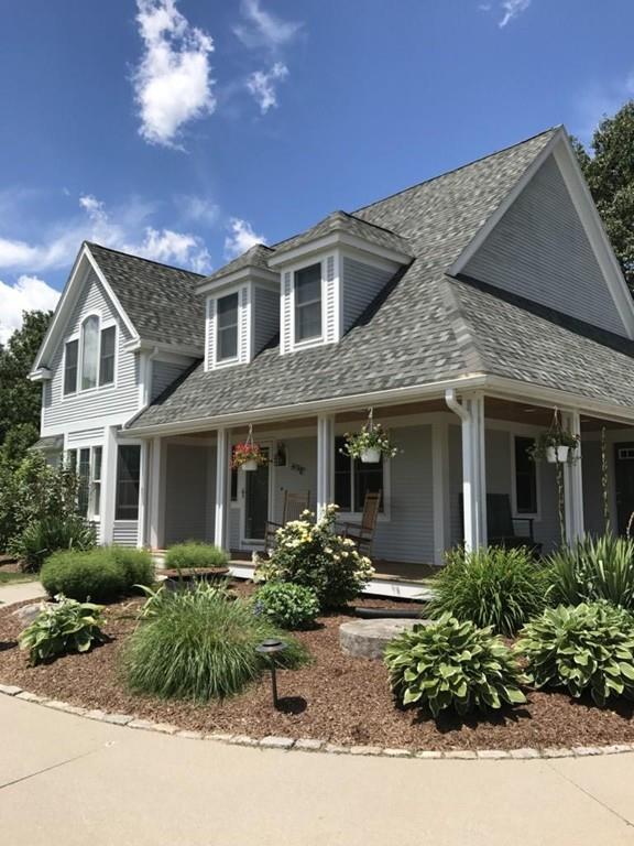70 Sovereign Way - Photo 1