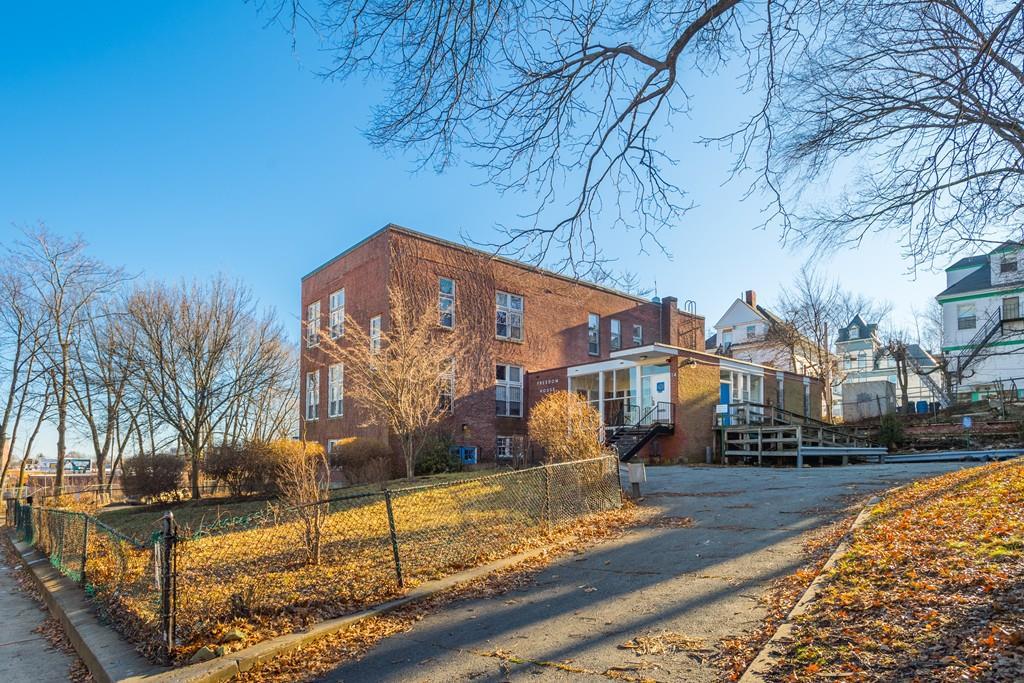 10-14 Crawford Street - Photo 1