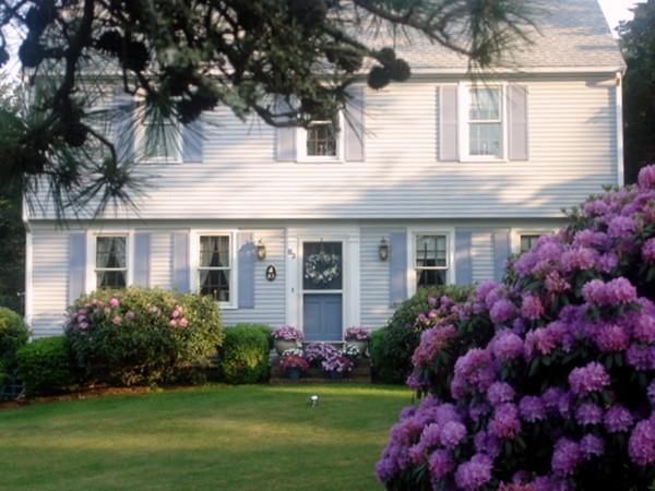 83 Colonial Way - Photo 1