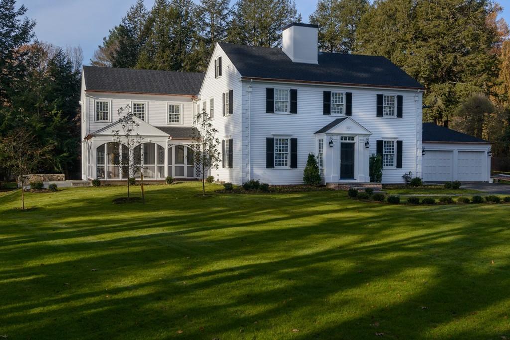 126 Woodlawn Ave - Photo 1