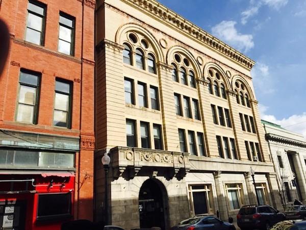 105 William St - Photo 1