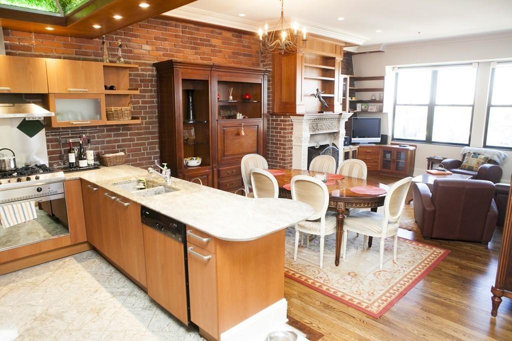118 Newbury Street - Photo 1