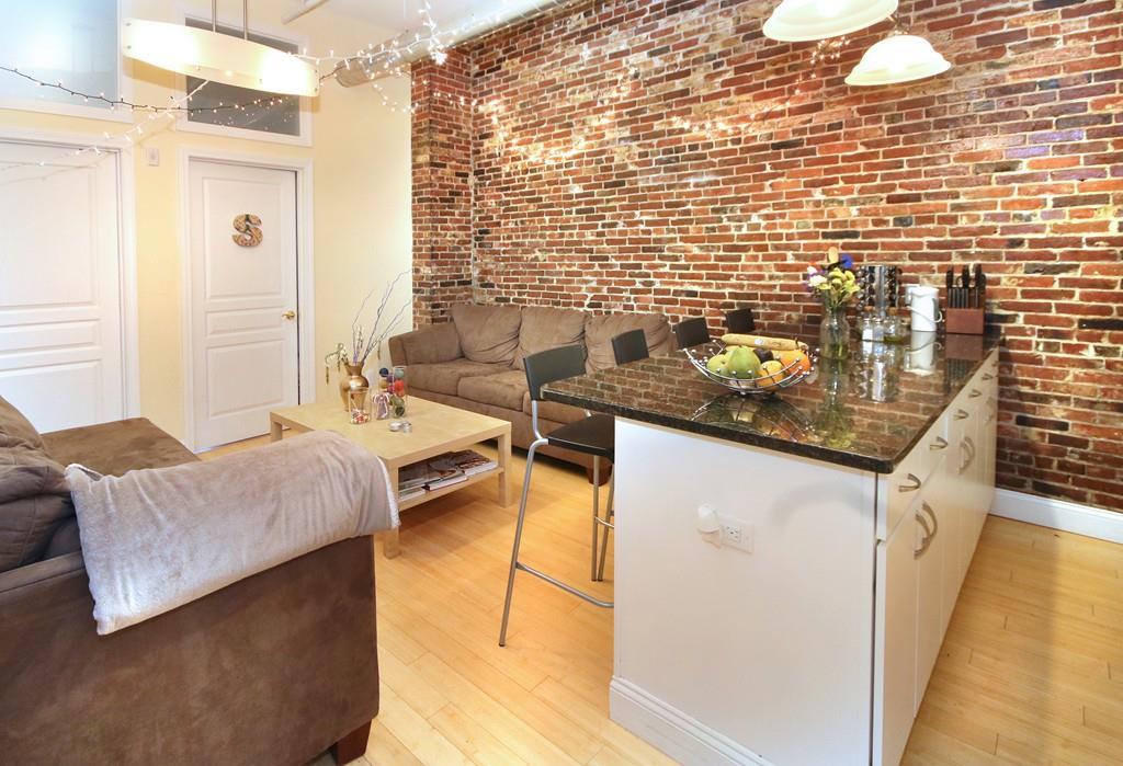 37 Temple Pl - Photo 1