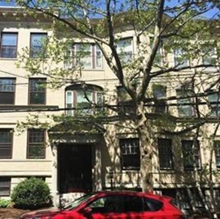 138 Fuller St - Photo 1