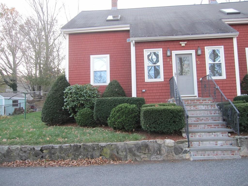21 Cemetery St - Photo 1