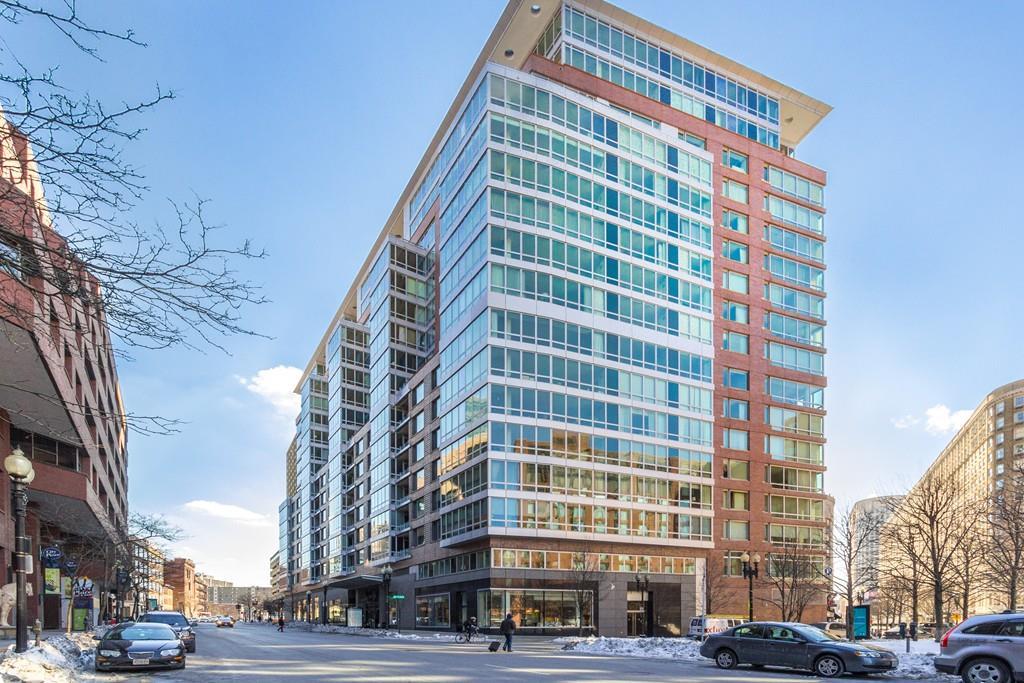 1 Charles St South - Photo 1
