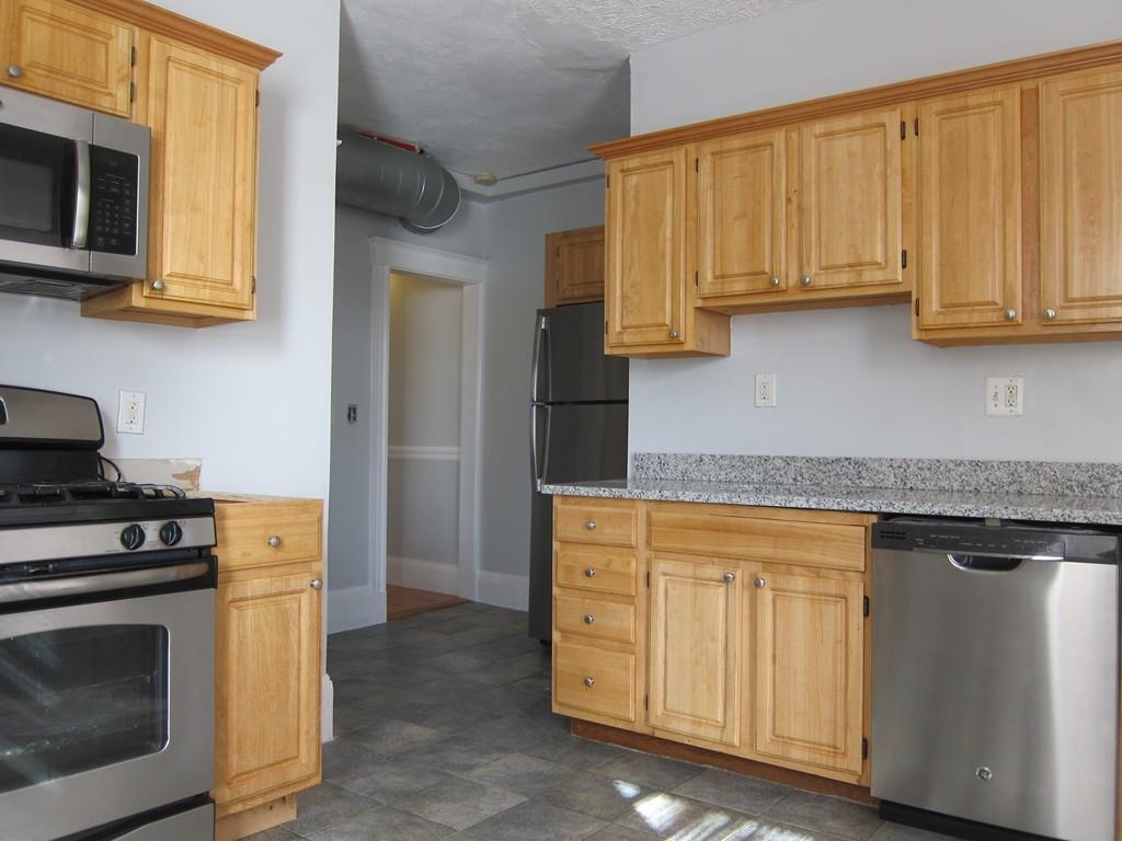 107 Townsend - Photo 1