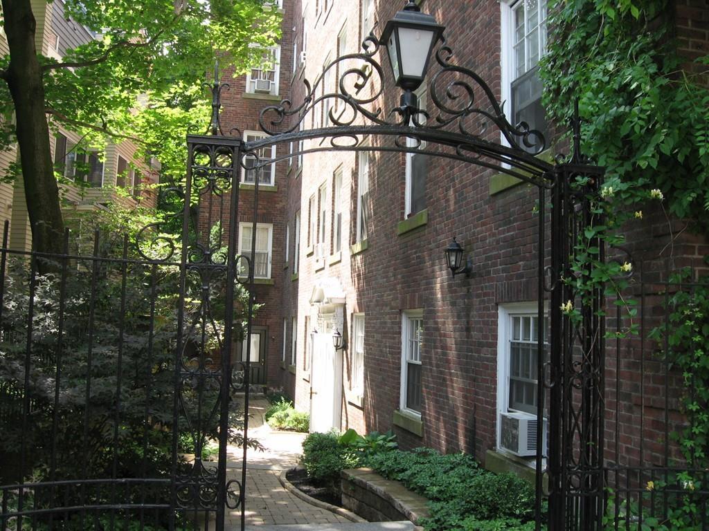 16 Chauncy Street - Photo 1