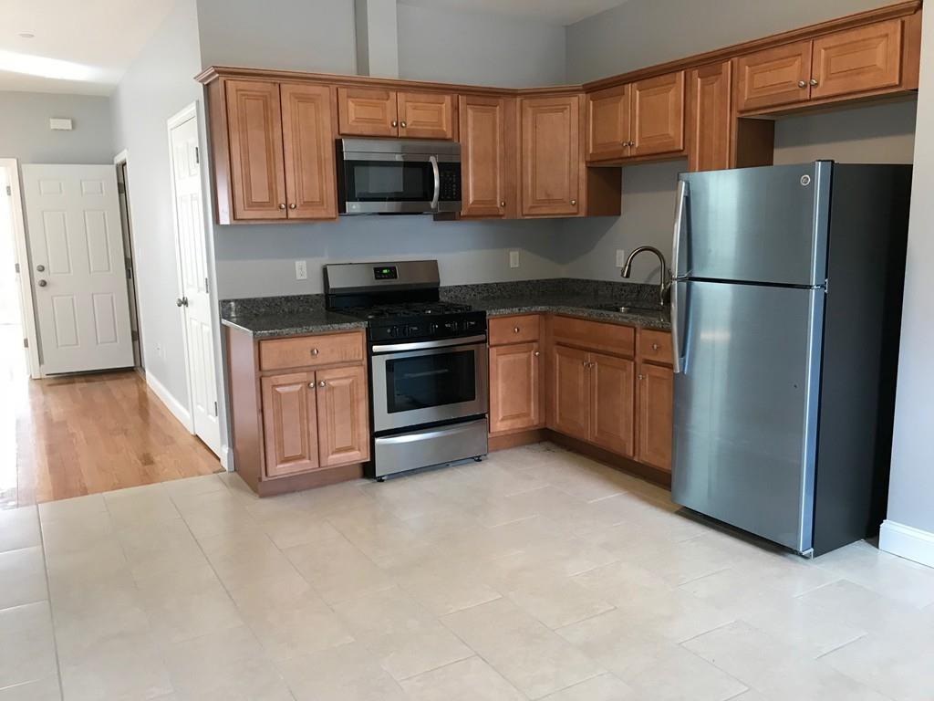107 Chelsea St - Photo 1