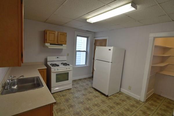 10 Crowell Street - Photo 1