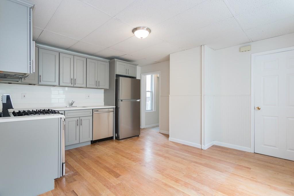 27 Pinckney St - Photo 1