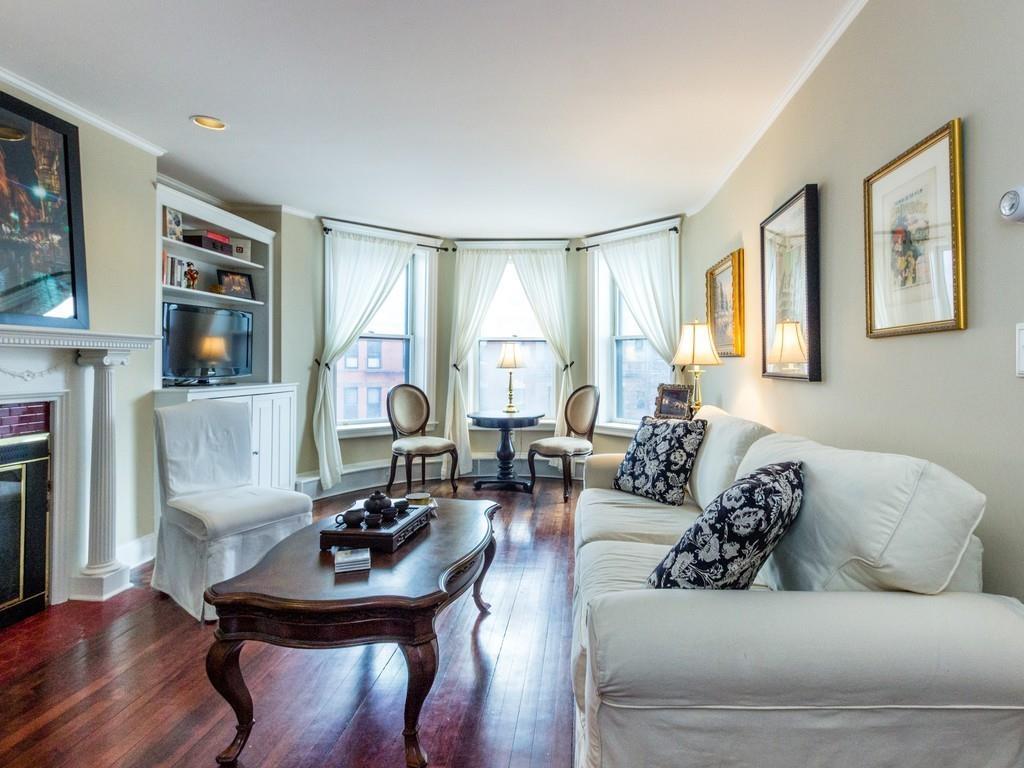 407 Marlborough St - Photo 1