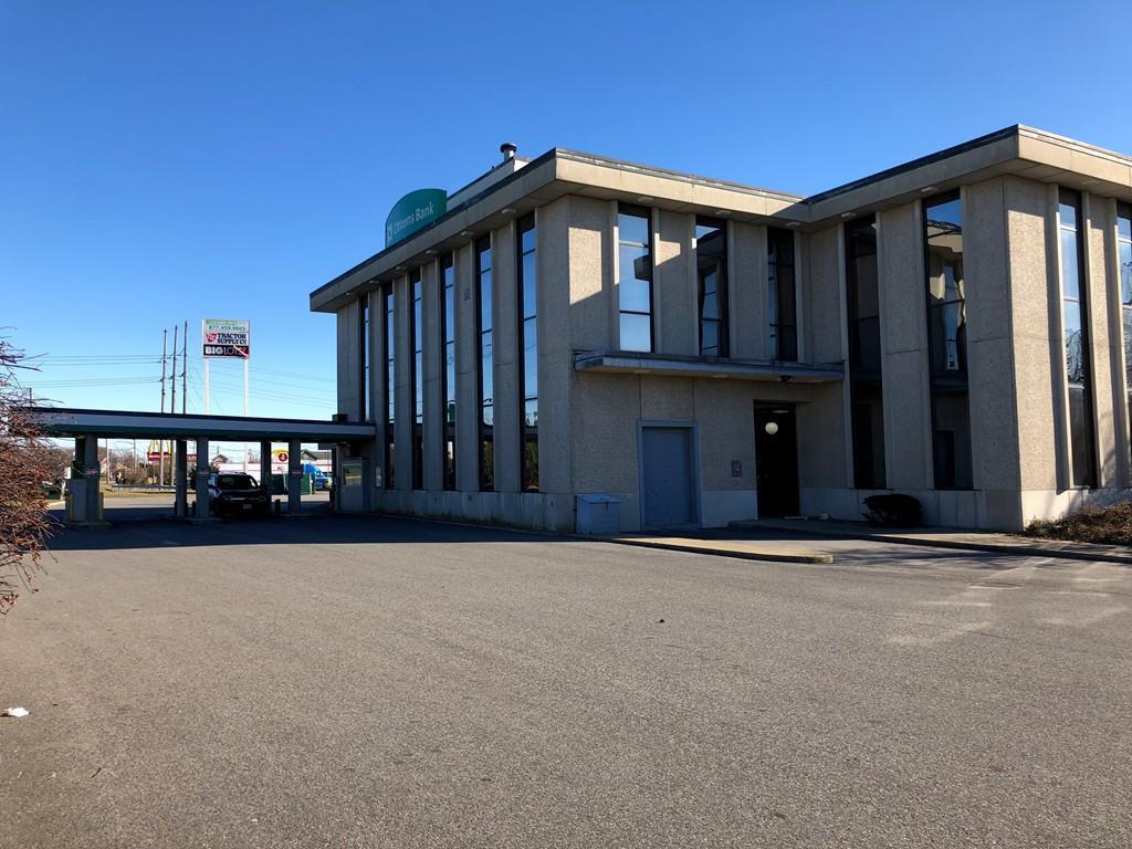 4 Plaza Way - Photo 1
