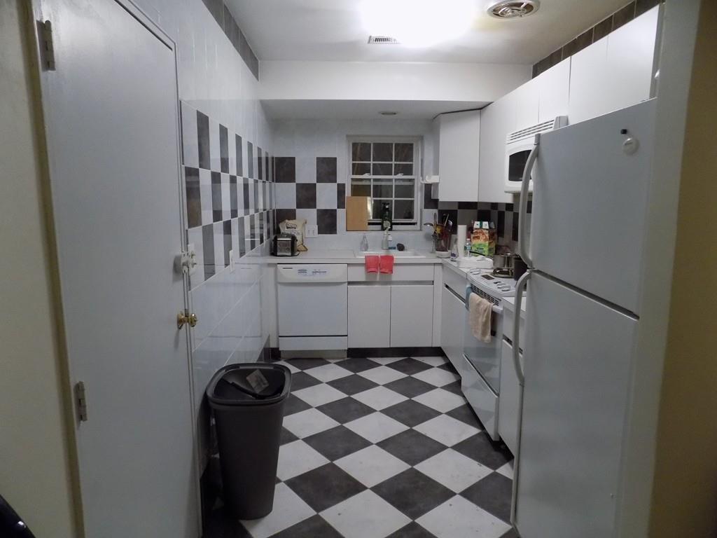 125 Lakeshore Rd. - Photo 1