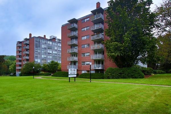 70 Park - Photo 1
