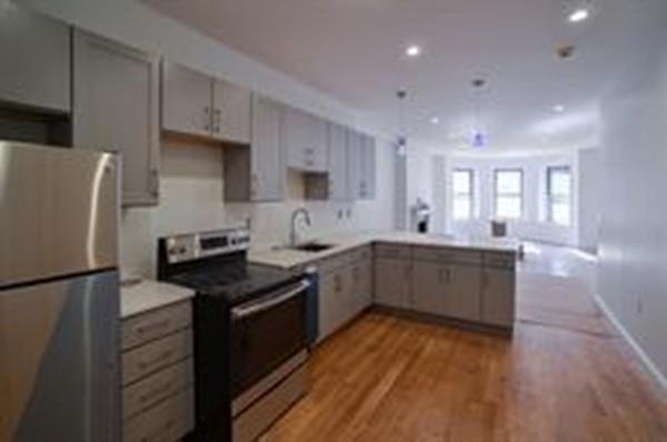 175 Newbury Street - Photo 1