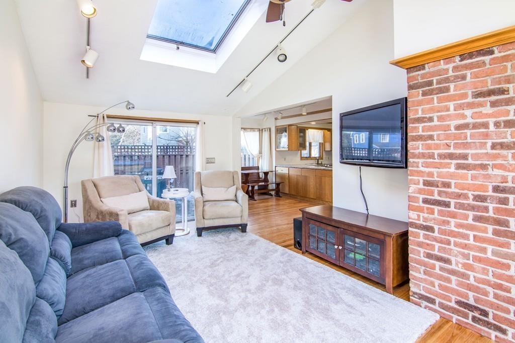 111 Inglewood Ave - Photo 1