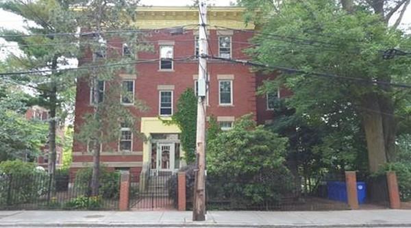 141 Longwood Ave - Photo 1