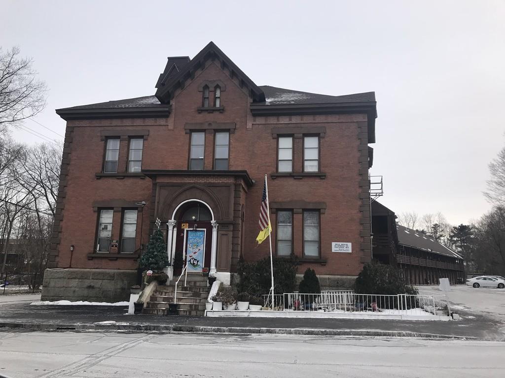 19 Spring St - Photo 1