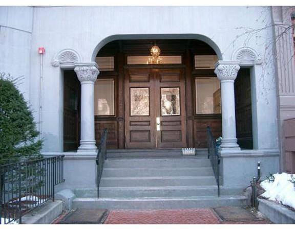 290 Commonwealth Avenue - Photo 1