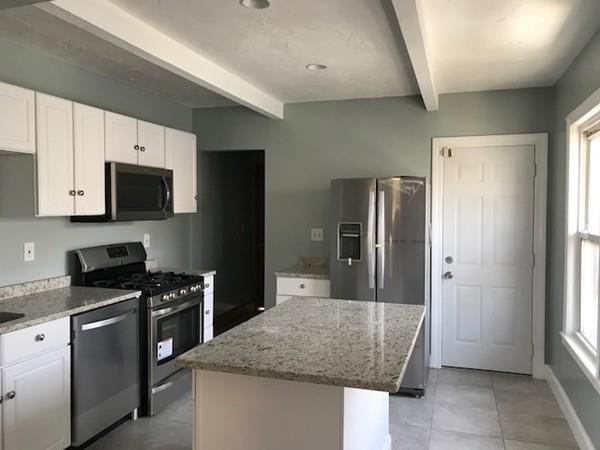 82 Astoria St - Photo 1
