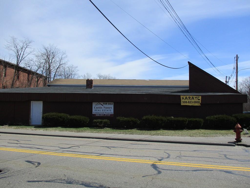 106 Oak St - Photo 1