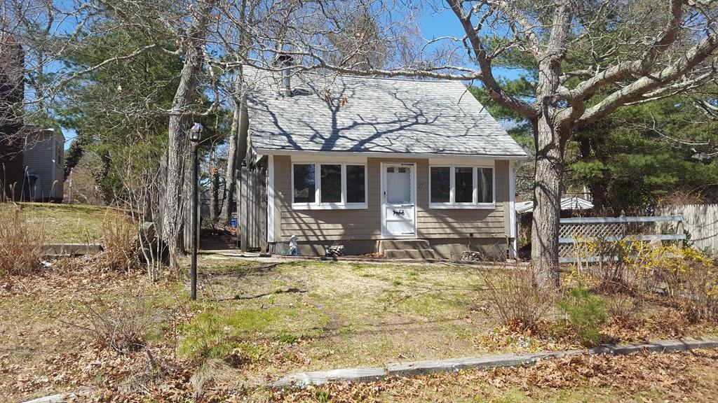 27 Briggs Ave - Photo 1