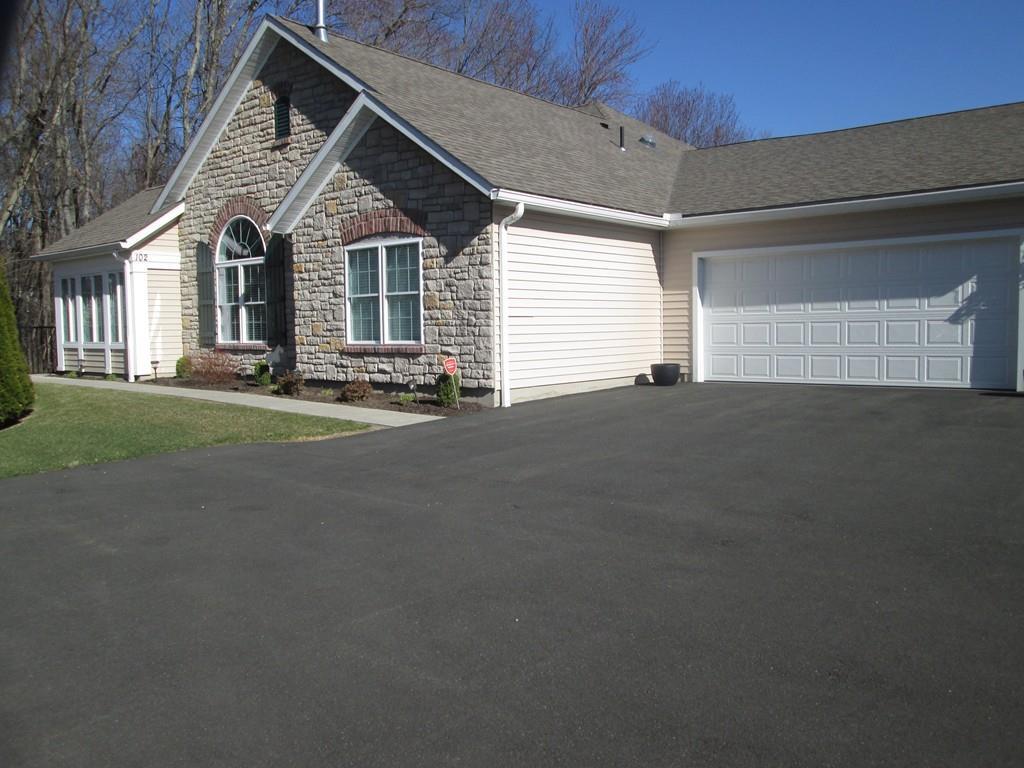 102 Stonybrook Way - Photo 1