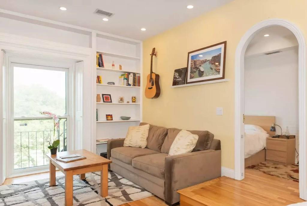 124 Beacon St - Photo 1