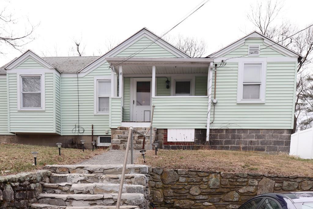 19 Chestnut Ave - Photo 1
