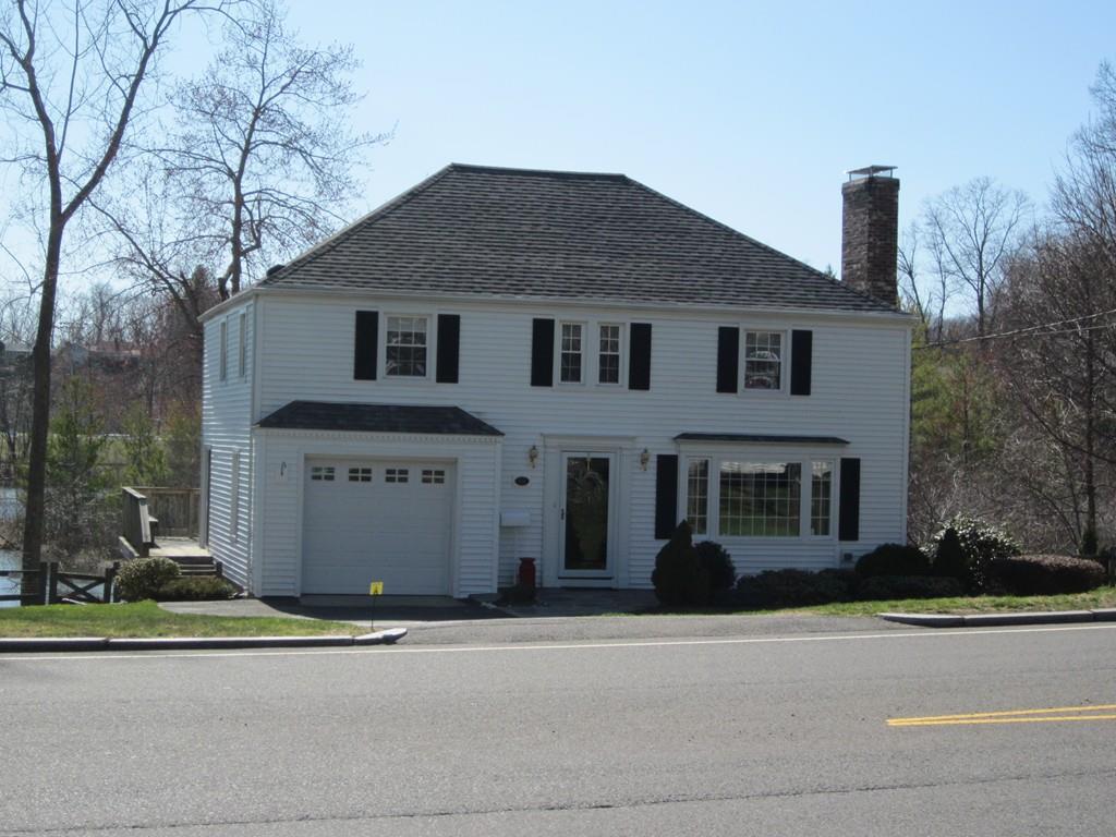 490 Roosevelt Ave - Photo 1