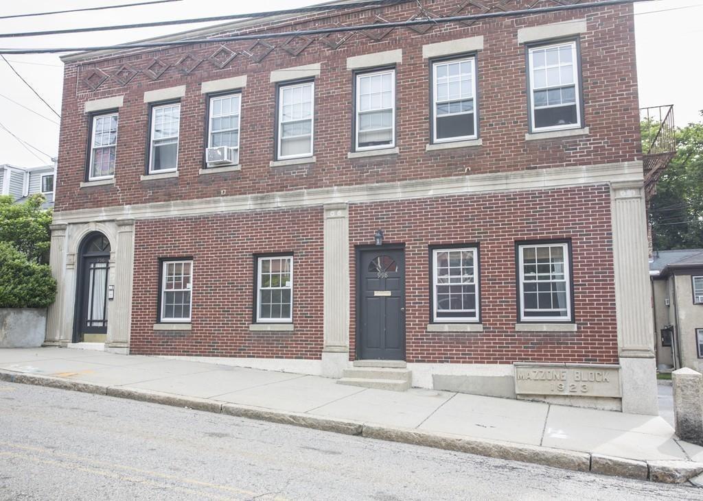 996 Chestnut St - Photo 1
