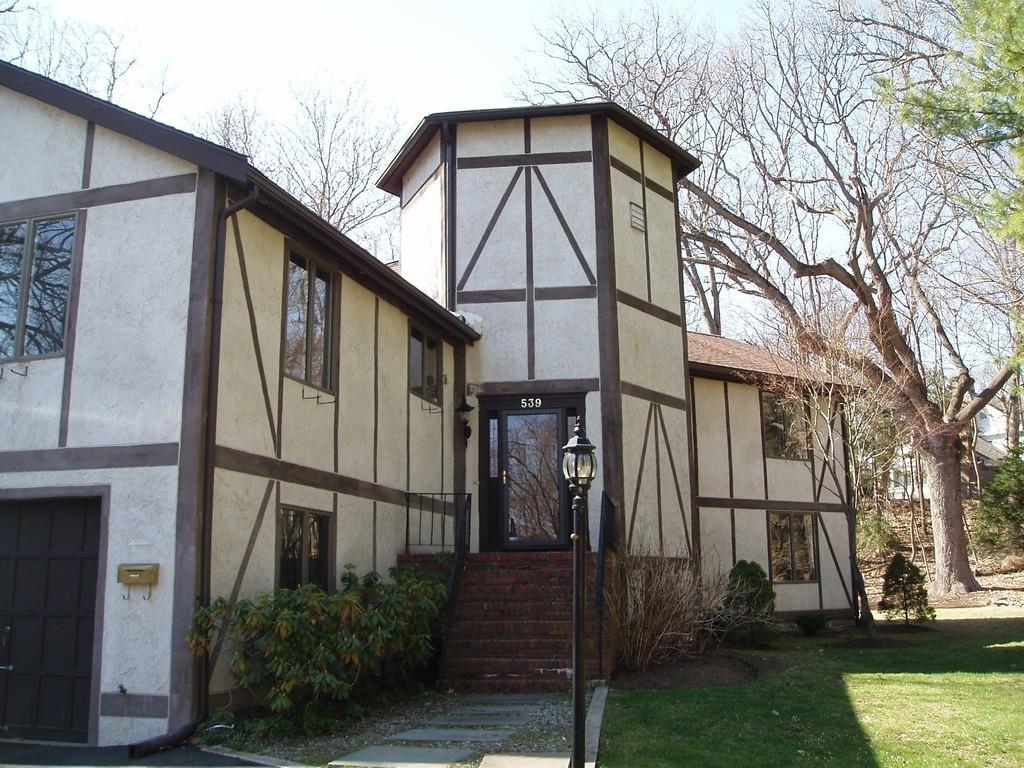 539 Worcester - Photo 1