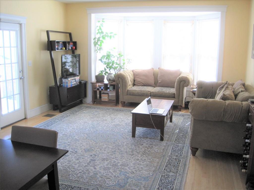 13 Centre - Photo 1